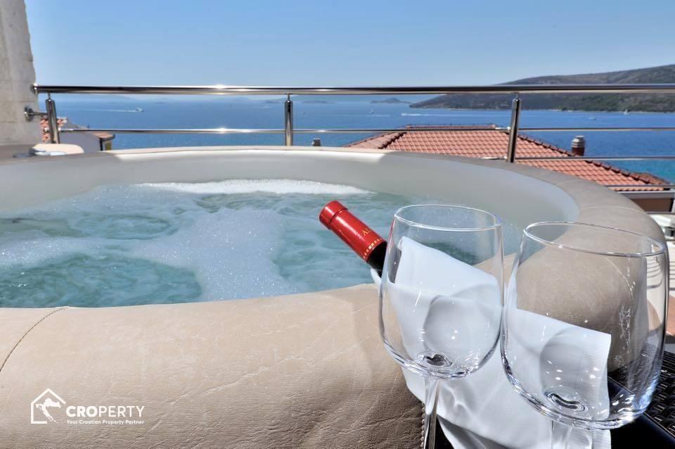 kuca odmor 3 apartmana parkingom seget vranjica pogled more slika 258690617