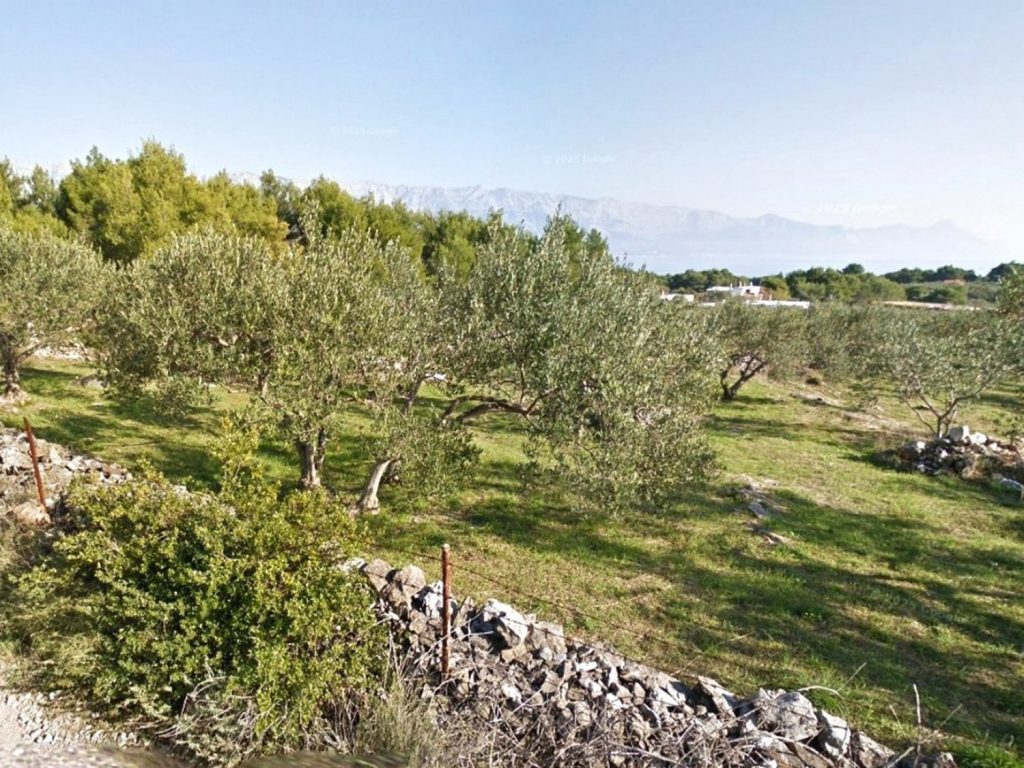 sumartin building plot for sale 700m2 near the sea 2